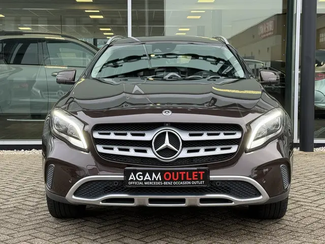 Mercedes-Benz GLA 180 2018 Benzine 4