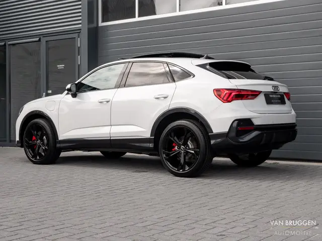 Audi Q3 Sportback 45 TFSI e S-Line 2022 Hybride Benzine 12