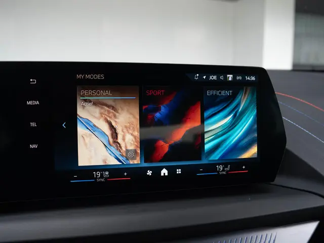 BMW 1 Serie 120 2025 Benzine 33