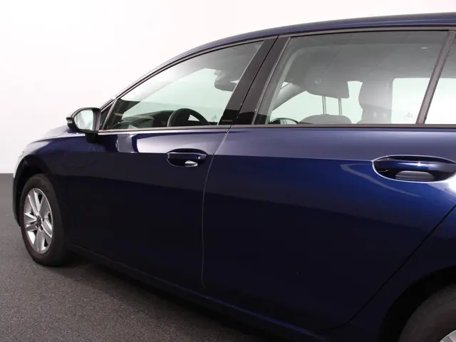 Volkswagen Golf 1.0 eTSI Life Business 2023 Benzine 29