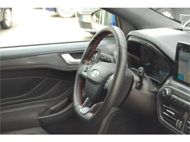 Ford Focus 1.5 EcoBoost ST-Line-X 150pk 5dr 2019 Benzine 44