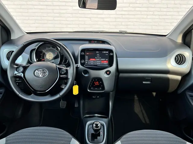 Toyota Aygo 1.0 VVT-i x-joy Automaat 5-deurs 2019 Benzine 20