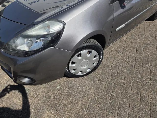 Renault Clio 1.2 Authentique 2012 Benzine 25