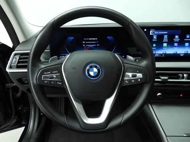 BMW 3 Serie Touring 320e 2023 Hybride Benzine 11
