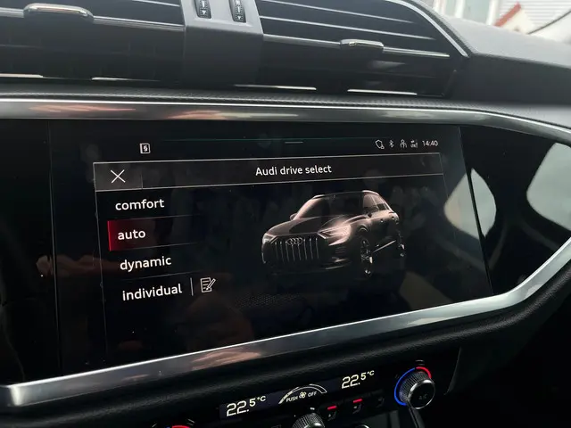Audi Q3 45 TFSI e edition Plug-in 2024 Hybride Benzine 18