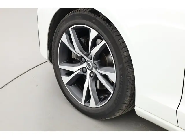 Volvo V60 2.0 B4 R-Design 2020 Hybride Benzine 28