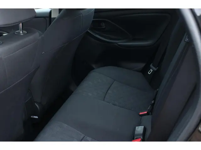 Toyota Yaris 1.5 Hybrid 115 Active 2024 Hybride Benzine 21