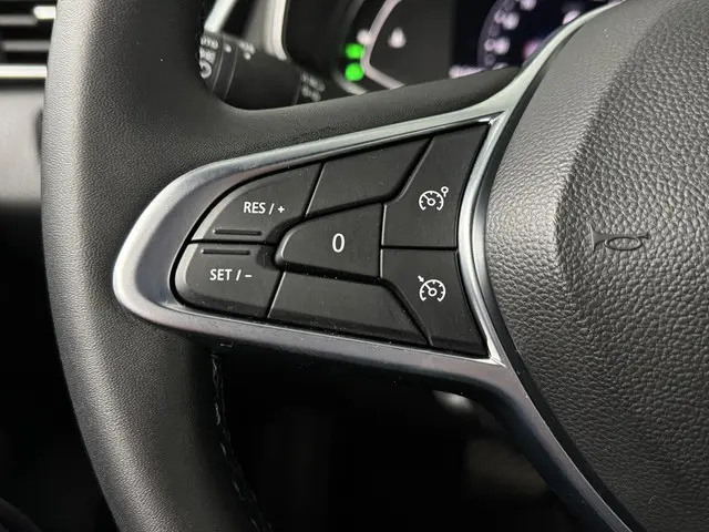 Renault Clio 1.0 TCe 90 Intens 2022 Benzine 32