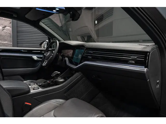 Volkswagen Touareg 3.0 TDI R-Line 2019 Diesel 21