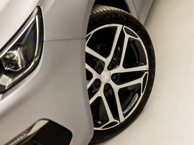 Peugeot 308 1.2 PureTech Sport 2018 Benzine 34