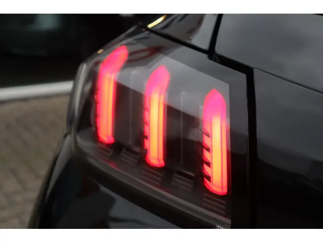 Peugeot 208 1.2 PURETECH ALLURE-PACK SKY 2020 Benzine 21