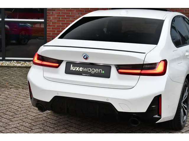 BMW 3 Serie 330d M-Sport Pro 2023 Diesel 58