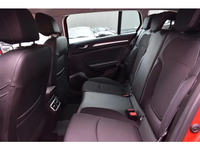 Renault Mégane Estate TCe 140 EDC Intens 2022 Benzine 12
