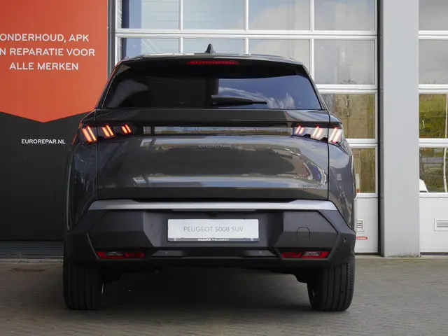 Peugeot 5008 1.2 Hybrid 136 Allure 2025 Hybride Benzine 4