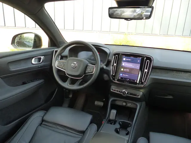 Volvo EC40 Extended Range Plus 82 kWh 2025 Elektrisch 9