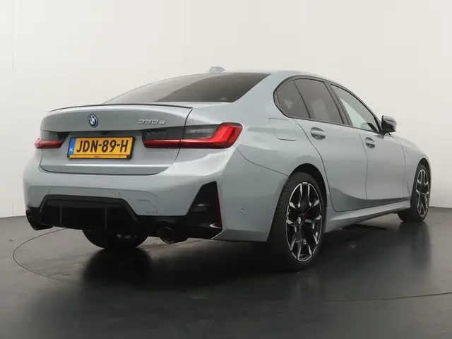 BMW 3 Serie 330e Sedan 2025 Hybride Benzine 9