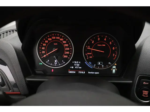 BMW 1 Serie 114i EDE Executive 2013 Benzine 23