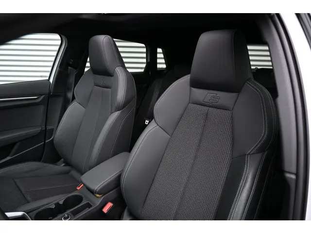 Audi A3 Sportback 35 TFSI S-Line 2021 Benzine 17