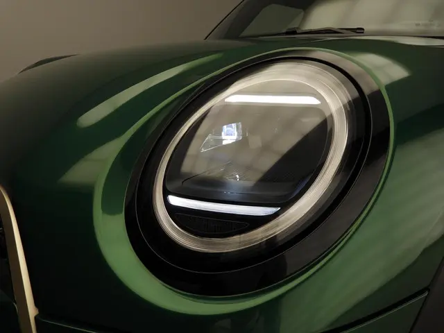 MINI 5-Deurs Cooper C 2024 Benzine 43