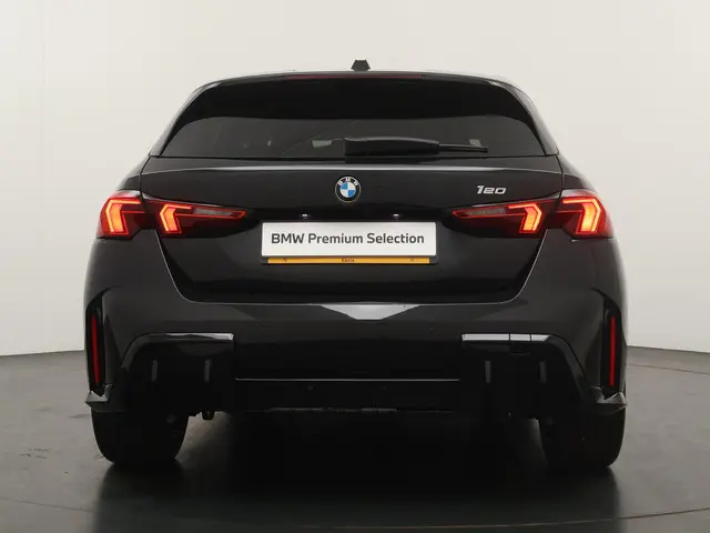 BMW 1 Serie 120 M Sport Design Edition 2025 Benzine 10