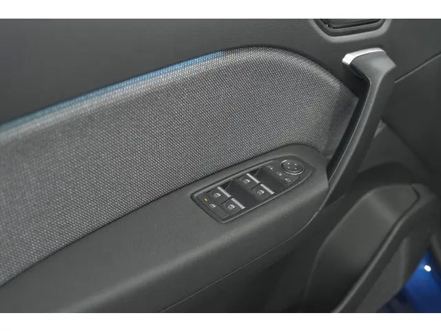 Renault Captur Mild Hybrid 160 techno 2025 Benzine 24