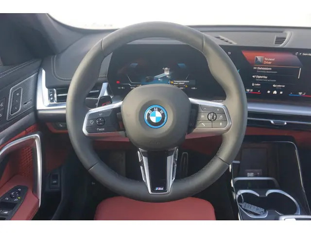 BMW iX1 eDrive20 2025 Elektrisch 13