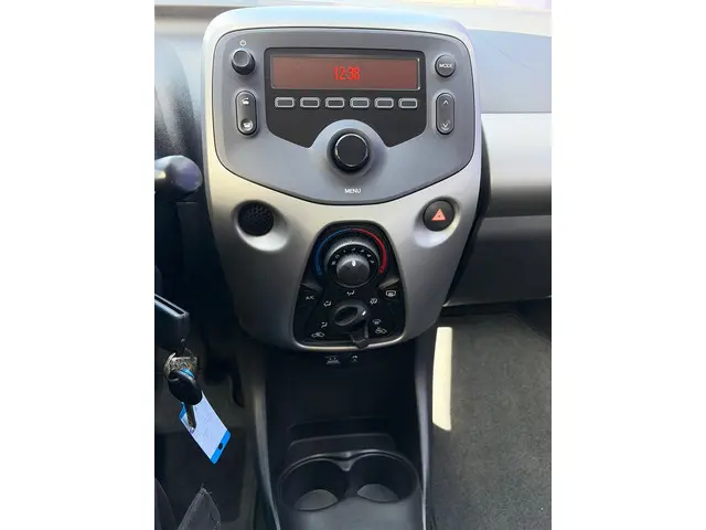 Peugeot 108 1.0 e-VTi Active*AIRCO* 2017 Benzine 10