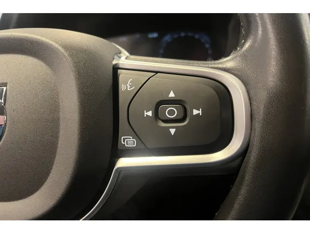 Volvo XC60 T5 Momentum Business 2019 Benzine 19