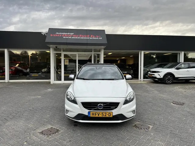 Volvo V40 2.5 T5 Summum 2013 Benzine 4