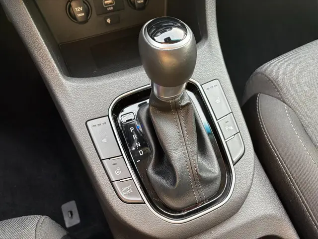 Hyundai i30 1.0 T-GDi MHEV Comfort 2023 Hybride Benzine 12