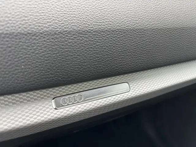 Audi Q2 35 TFSI Edition one 2022 Benzine 21