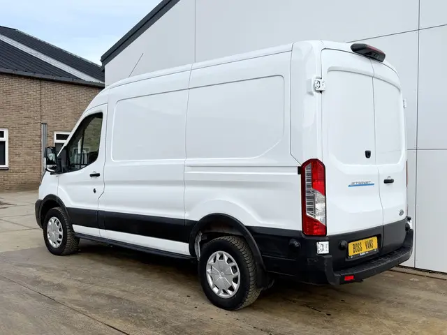 Ford E-Transit 68kWh 184PK 2023 Elektrisch 3