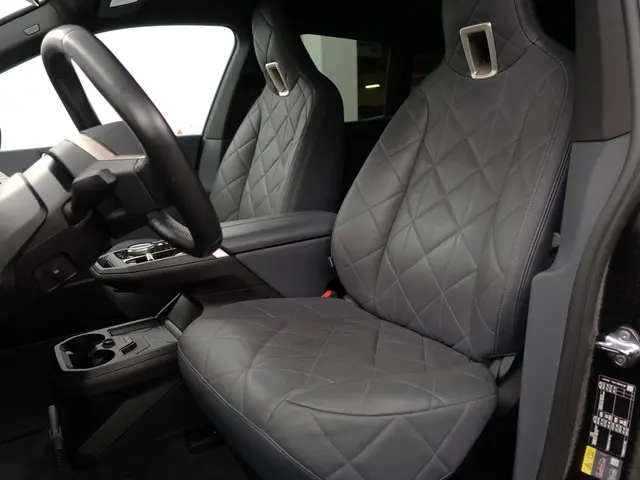 BMW iX xDrive40 M Sport Plus 77 kWh- 2023 Elektrisch 25