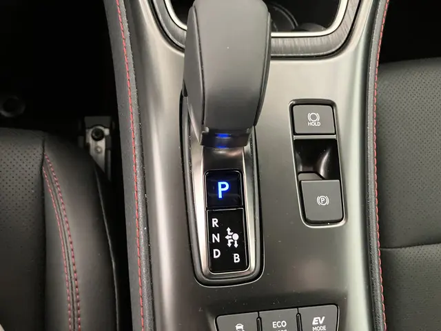 Lexus LBX Elegant 2WD 2025 Hybride Benzine 8