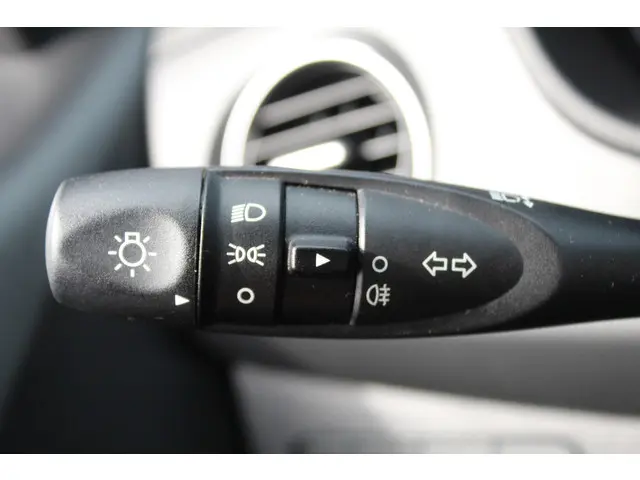 Hyundai i10 1.0i Comfort//5Drs//Navi!! 2018 Benzine 14