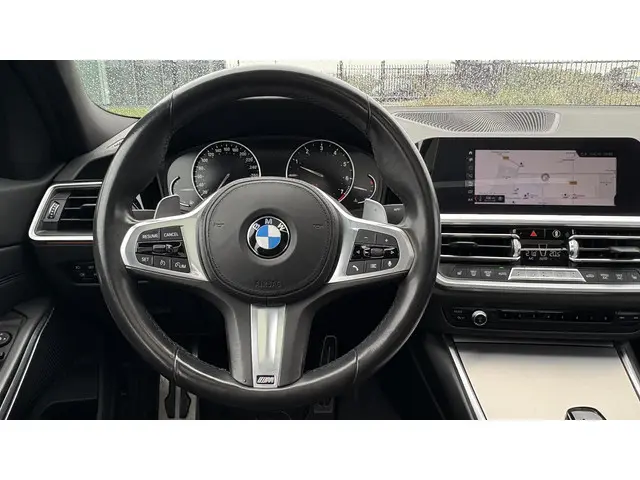 BMW 3 Serie 320i High Executive 2020 Benzine 11