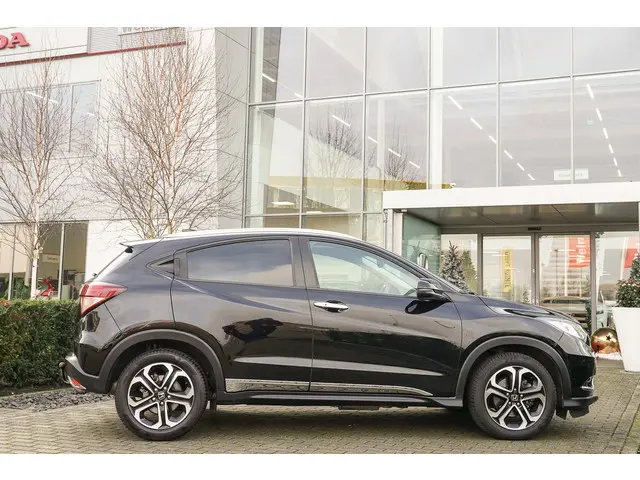 Honda HR-V 1.5i VTEC EXECUTIVE 2018 Benzine 59