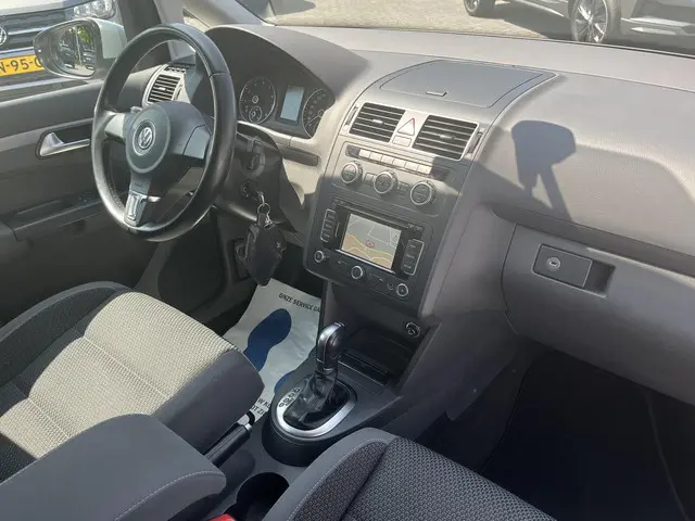 Volkswagen Touran 1.4 TSi DSG Business 2012 Benzine 16