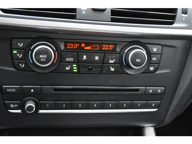 BMW X3 xDrive20i High Executive 2013 Benzine 12