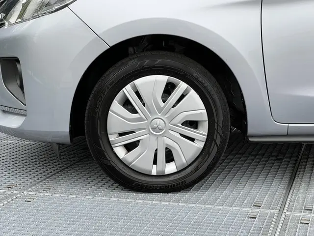 Mitsubishi Space Star 1.2 Connect+ 2024 Benzine 28