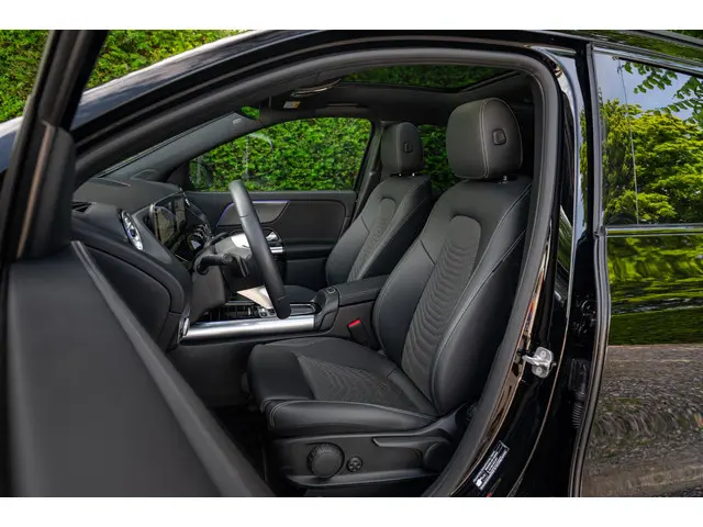 Mercedes-Benz GLA 250 e 2024 Hybride Benzine 5