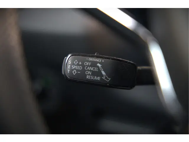 Škoda Karoq 1.5 TSI ACT Sportline Business 2021 Benzine 14