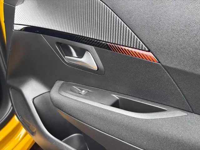 Peugeot 208 1.2 PureTech Active Pack 2021 Benzine 17