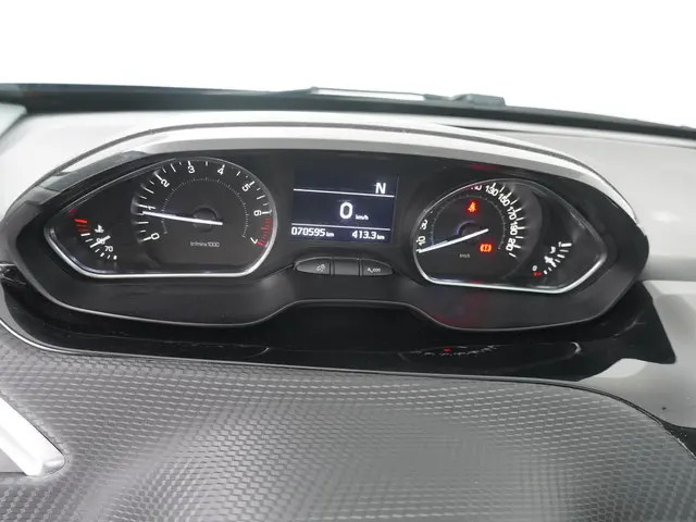 Peugeot 2008 1.2 PureTech Active 2016 Benzine 14