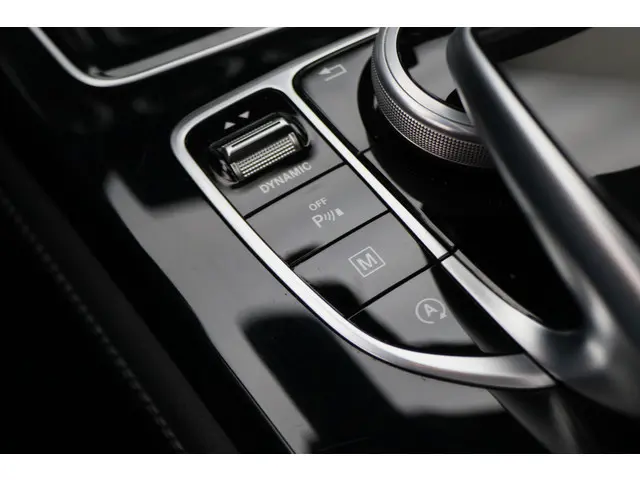 Mercedes-Benz GLC 250 d 4MATIC Prestige AMG 2016 Diesel 52