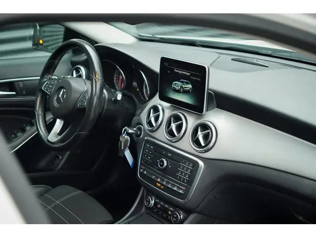 Mercedes-Benz GLA 250 4Matic 2015 Benzine 30