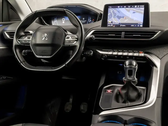 Peugeot 3008 1.2 PureTech Allure Sport 2018 Benzine 7