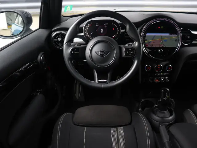 MINI 5-Deurs Cooper 2022 Benzine 9