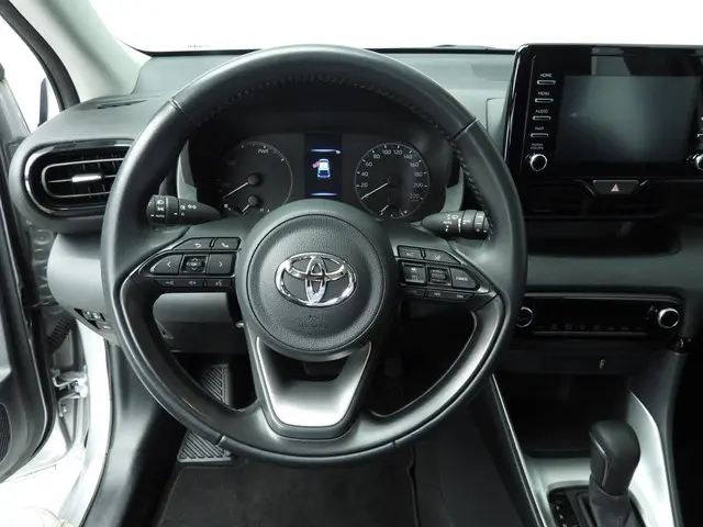 Toyota Yaris 1.5 Hybrid Active 2022 Hybride Benzine 11