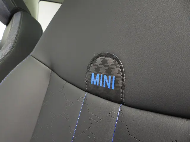 MINI 3-Deurs Cooper C 2024 Benzine 18